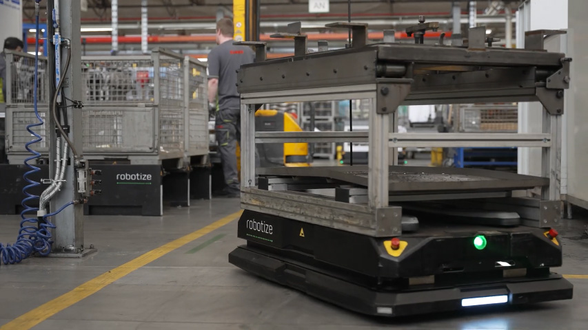 Autonomiczne roboty logistyczne AMR Robotize (3)