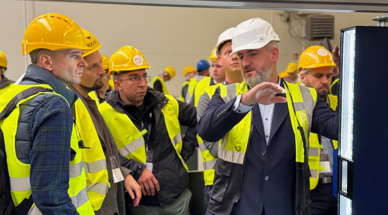 Seminarium „Automatyka logistyczna i produkcyjna” – uczestnicy i ekspert HKK w Showroomie Dimark