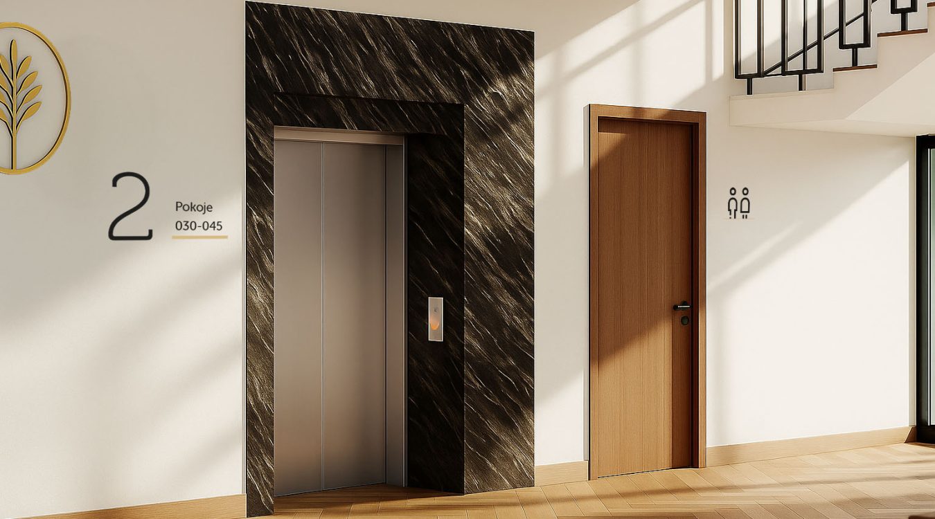 Oznakowanie hotelu Hol hotelowy, winda z oznakowaniem piętra oraz pokoi, drzwi z oznakowaniem toalety