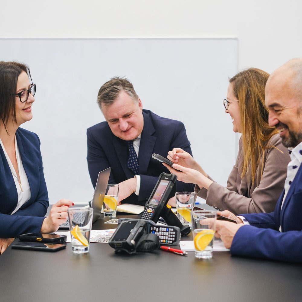 Dział sprzętowy i IT Dział sprzętowy i IT